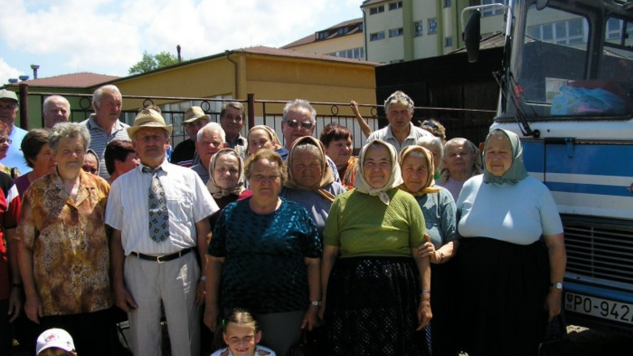 Fotografia fotogalérie Dôchodcovia na zájazde - spevácka skupina