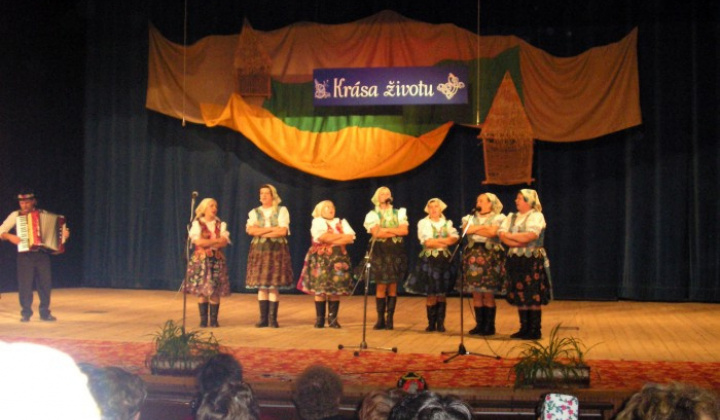 4. fotografia fotogalérie Dôchodcovia na zájazde - spevácka skupina