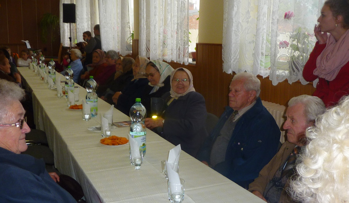 Mesiac úcty k starším - október 2015